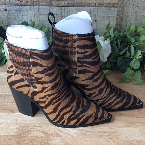 Tiger Print Booties - Picture 2 of 6